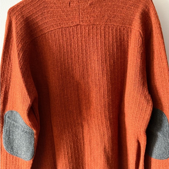 Lightly worn - Picture 2 of 4